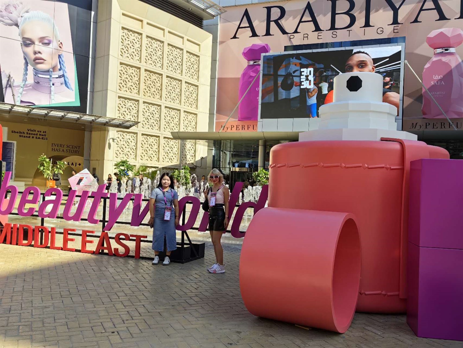 DubaiのBeautyworld Middle Eastでのビジネスミーティング